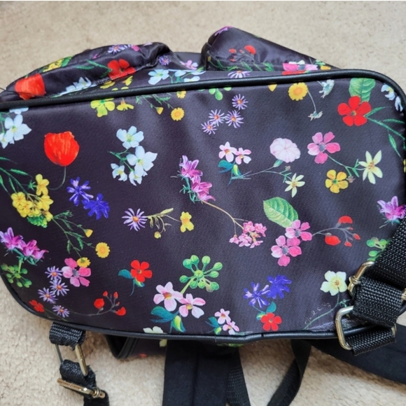 BLACK FLORAL BACKPACK! - Picture 3 of 6